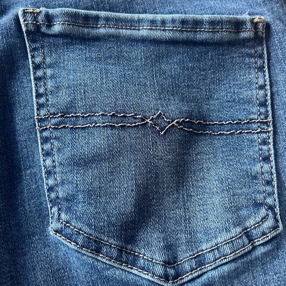 Lucky Brand jeans size 4/27 R excellent condition non smoking home Sweet BootCut - Picture 2 of 6